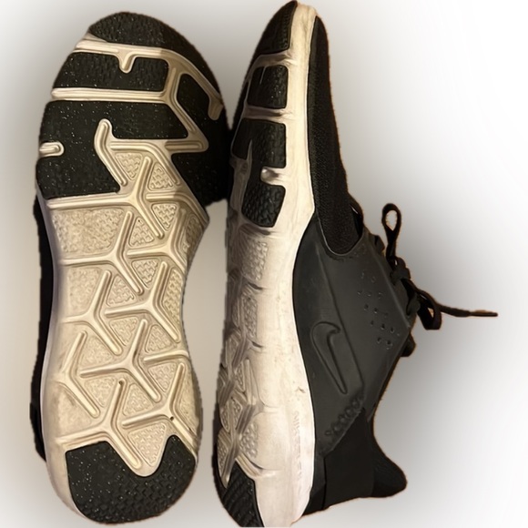 Nike Men’s Black & White Running Sneakers – Size 10.5 - Picture 3 of 6